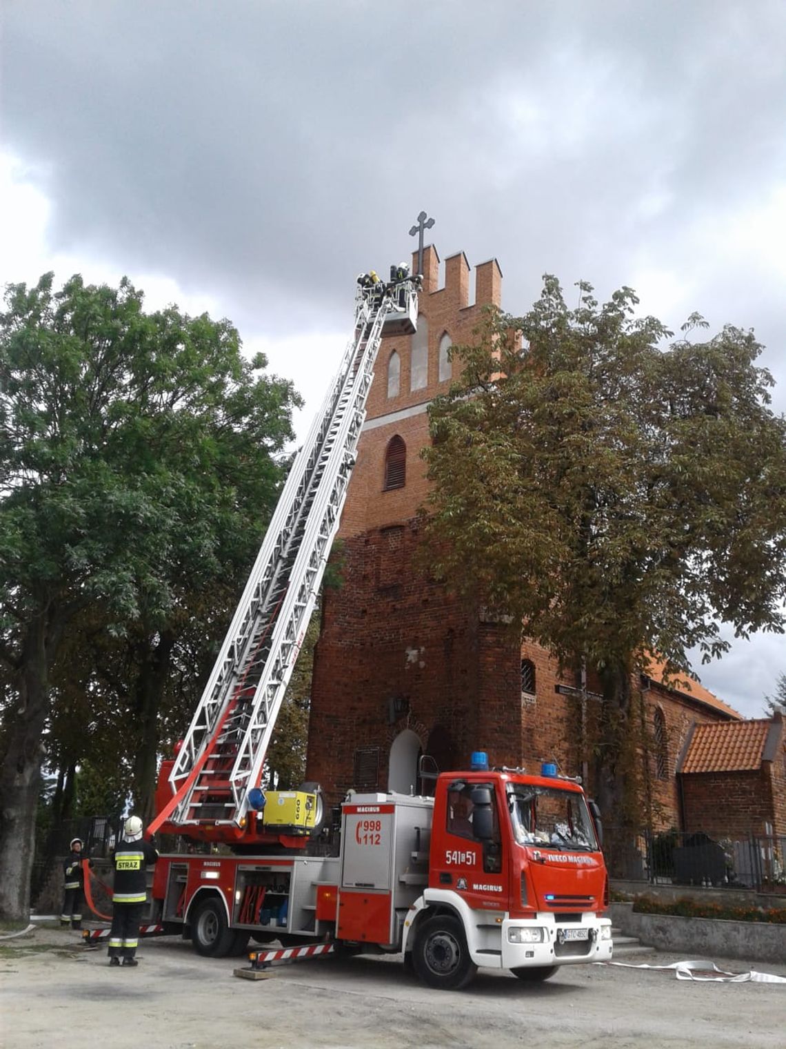 Z kościoła w Gorzędzieju ewakuowano ok. 60 osób. To nie pierwsza taka akcja strażaków w tym roku