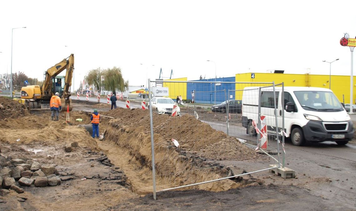 Za dwa tygodnie w tym miejscu mają być asfalt, pasy, chodniki... Urząd: remont Gdańskiej do 22 grudnia Za dwa tygodnie w tym miejscu mają być asfalt, pasy, chodniki... Urząd: remont Gdańskiej do 22 grudnia