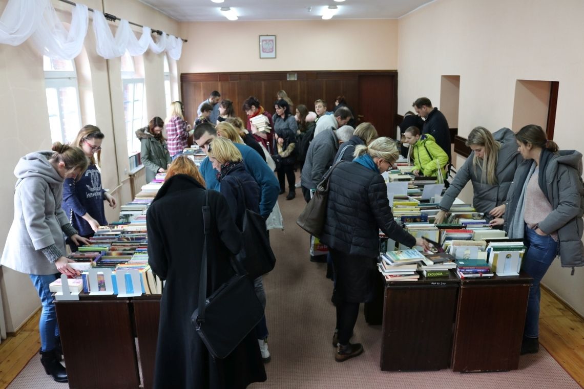 Za nami V Wymienialnia Książek w Tczewie - 360 osób zamieniło się publikacjami