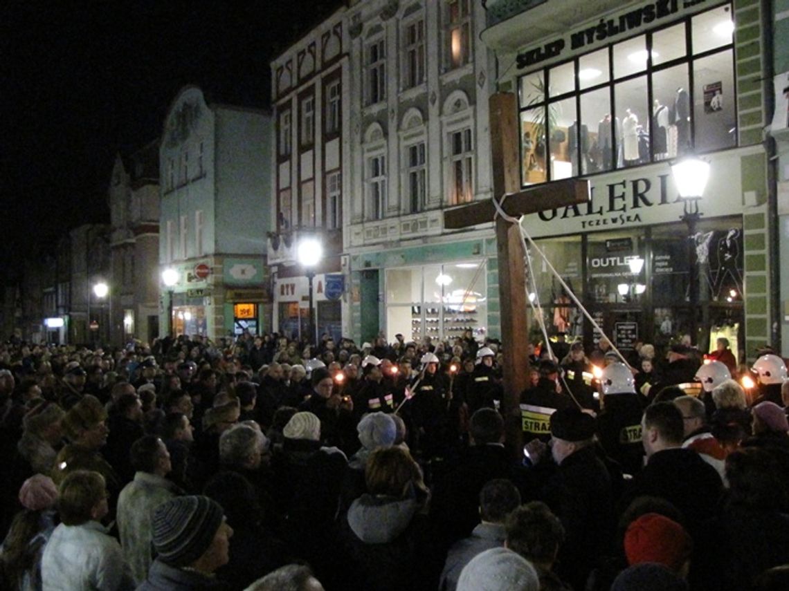 Za Znakiem Zwycięstwa: abyśmy nie upadli przygniecieni ciężarem naszych win Za Znakiem Zwycięstwa: abyśmy nie upadli przygniecieni ciężarem naszych win