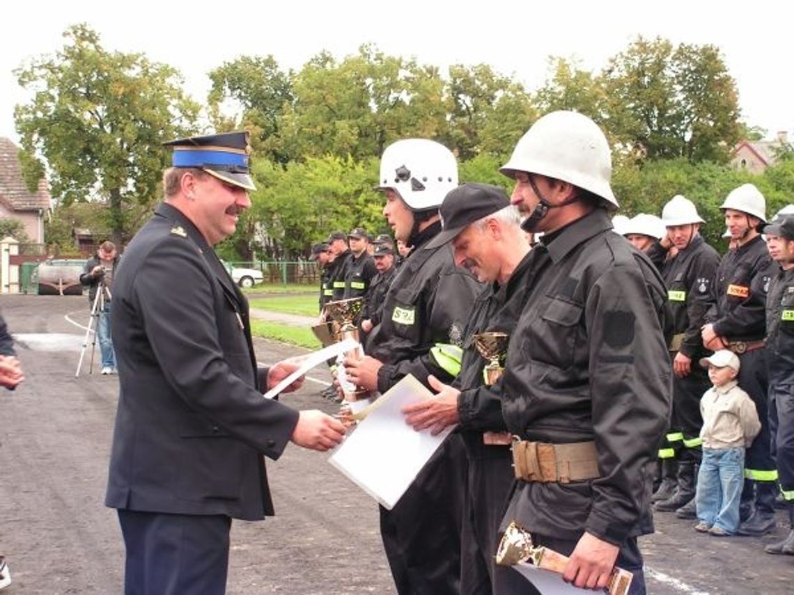 Zacięta rywalizacja drużyn strażackich - bezkonkurencyjne OSP z Opalenia Zacięta rywalizacja drużyn strażackich - bezkonkurencyjne OSP z Opalenia