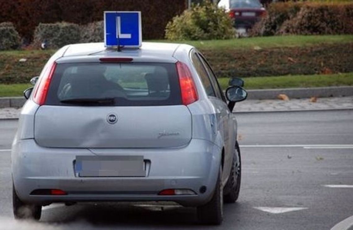 „Zapewniamy bezstresowy przebieg szkoleń”. Kursanci są innego zdania...