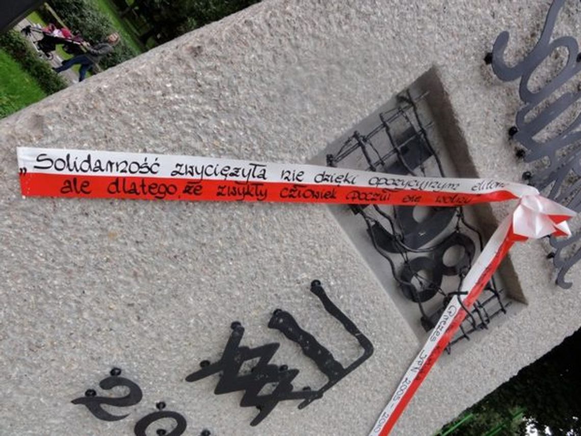 Zawsze Solidarni pamiętali o Sierpniu. Władze nie przybyły Zawsze Solidarni pamiętali o Sierpniu. Władze nie przybyły