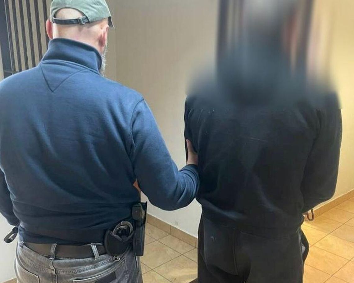 Zdemolował mieszkanie i groził kobiecie i jej partnerowi. Ma zakaz zbliżania Zdemolował mieszkanie i groził kobiecie i jej partnerowi. Ma zakaz zbliżania