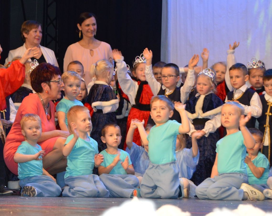 (ZDJĘCIA) 14. mikołajkowe przedstawienie “Jarzębinki”! (ZDJĘCIA) 14. mikołajkowe przedstawienie “Jarzębinki”!