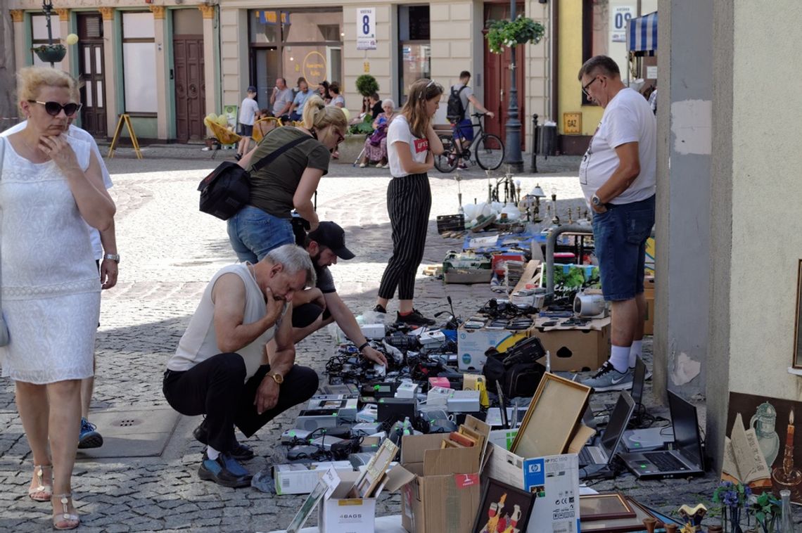(ZDJĘCIA) 6. tczewski Pchli Targ przyciągał jak magnes - zarówno handlarzy, jak i kupujących (ZDJĘCIA) 6. tczewski Pchli Targ przyciągał jak magnes - zarówno handlarzy, jak i kupujących