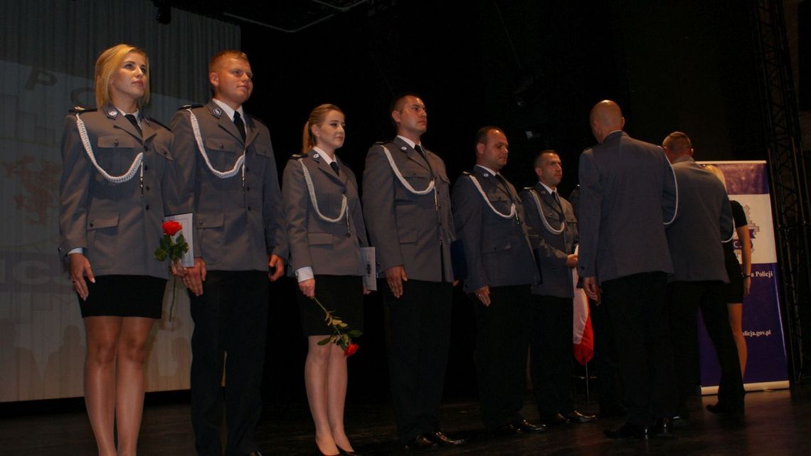 (ZDJĘCIA) Awanse, odznaczenia oraz nagrody dla tczewskich policjantów z okazji ich święta