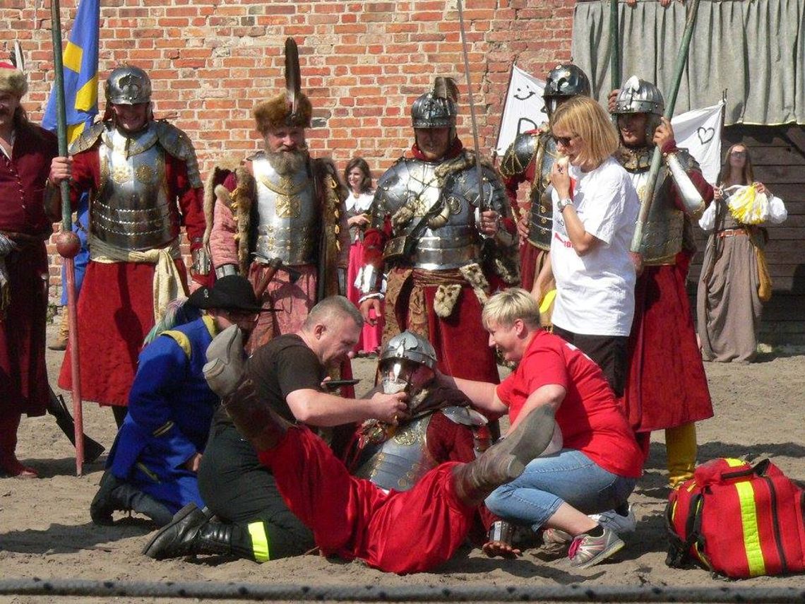 (ZDJĘCIA) Dwudniowe widowisko w Gniewie! Gonitwy, salwy i dostojna husaria (ZDJĘCIA) Dwudniowe widowisko w Gniewie! Gonitwy, salwy i dostojna husaria