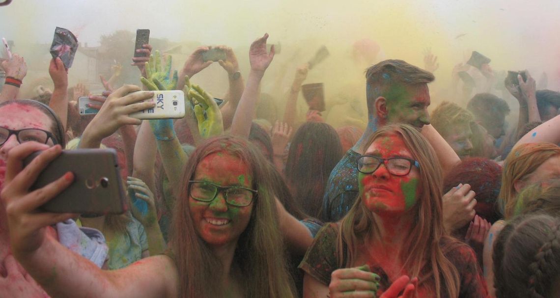 (ZDJĘCIA) Kolorowe buzie, ubrania, wszystko. To była impreza jakiej Tczew nie widział! (ZDJĘCIA) Kolorowe buzie, ubrania, wszystko. To była impreza jakiej Tczew nie widział!