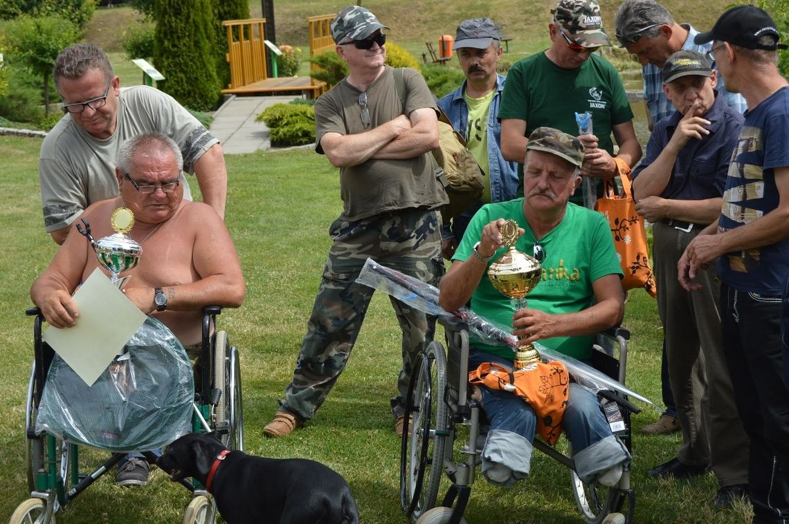 (ZDJĘCIA) Nagrody trafiły do wszystkich. Zawody wędkarskie Domów Pomocy Społecznej