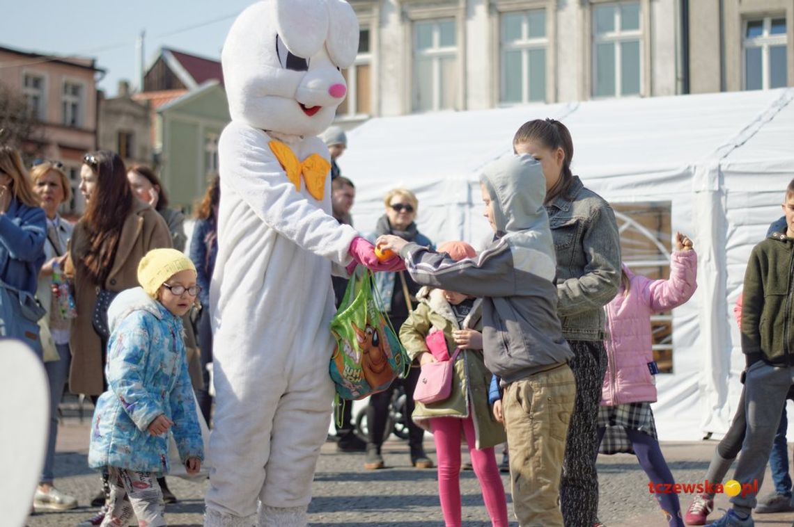 (ZDJĘCIA) Przedświąteczne handlowanie ściągnęło na starówkę setki mieszkańców (ZDJĘCIA) Przedświąteczne handlowanie ściągnęło na starówkę setki mieszkańców