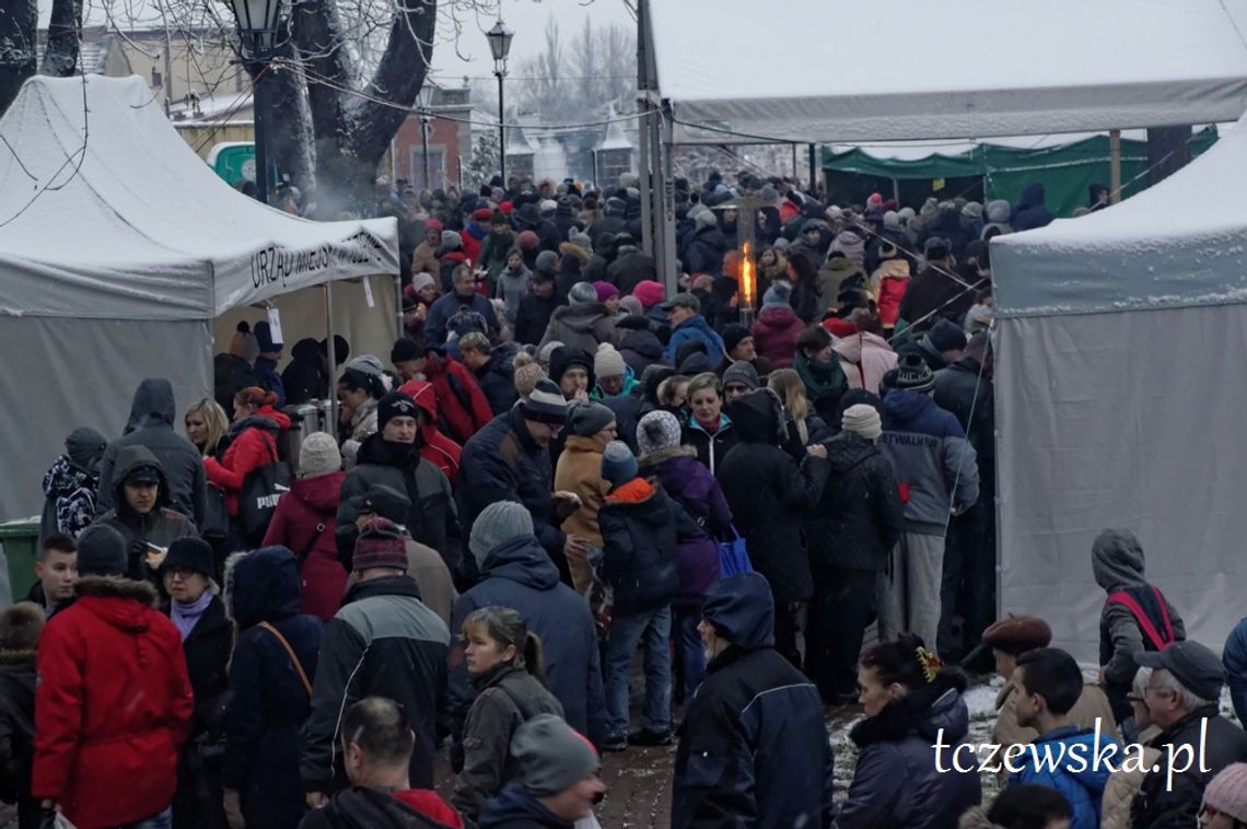 (ZDJĘCIA) Setki mieszkańców na miejskiej Wigilii w Tczewie