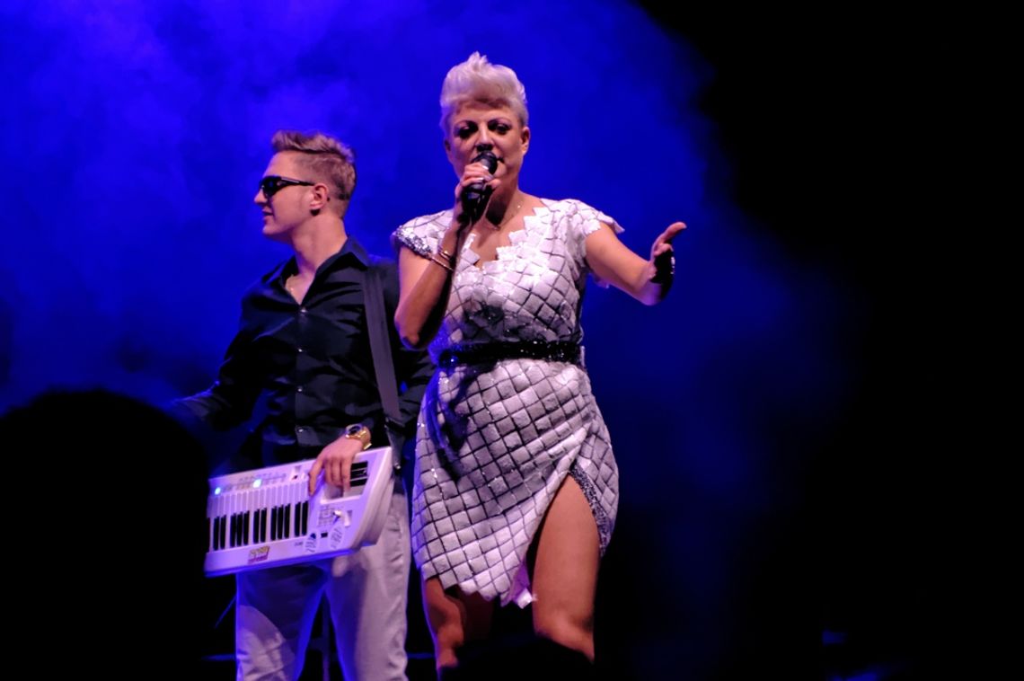 (ZDJĘCIA) Tłumy tczewian na festynie komunalnym na bulwarze. Na deser impreza z zespołem Piękni i Młodzi!