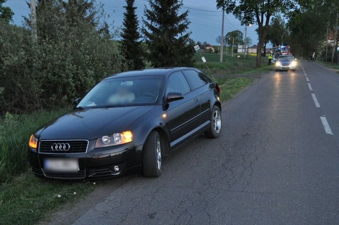 (ZDJĘCIA) Wjechał w tył audi. Sam trafił do szpitala (ZDJĘCIA) Wjechał w tył audi. Sam trafił do szpitala