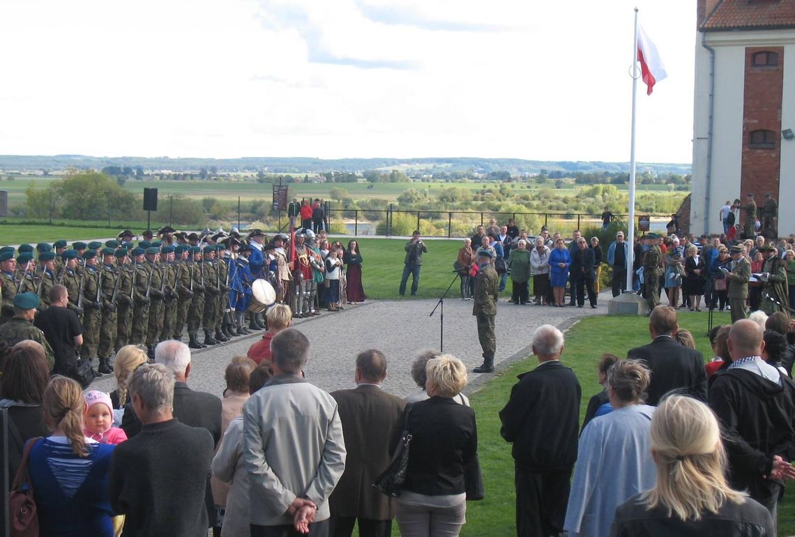 (ZDJĘCIA) Wyjątkowe uroczystości w Gniewie! Setki mieszkańców na "Żołnierskich Gniewinkach" (ZDJĘCIA) Wyjątkowe uroczystości w Gniewie! Setki mieszkańców na "Żołnierskich Gniewinkach"