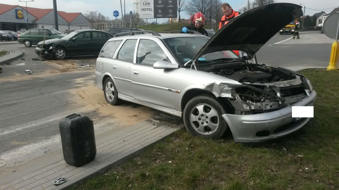 (ZDJĘCIA) Wypadek przy ul. Jagiellońskiej w Tczewie. Ranny 72-latek