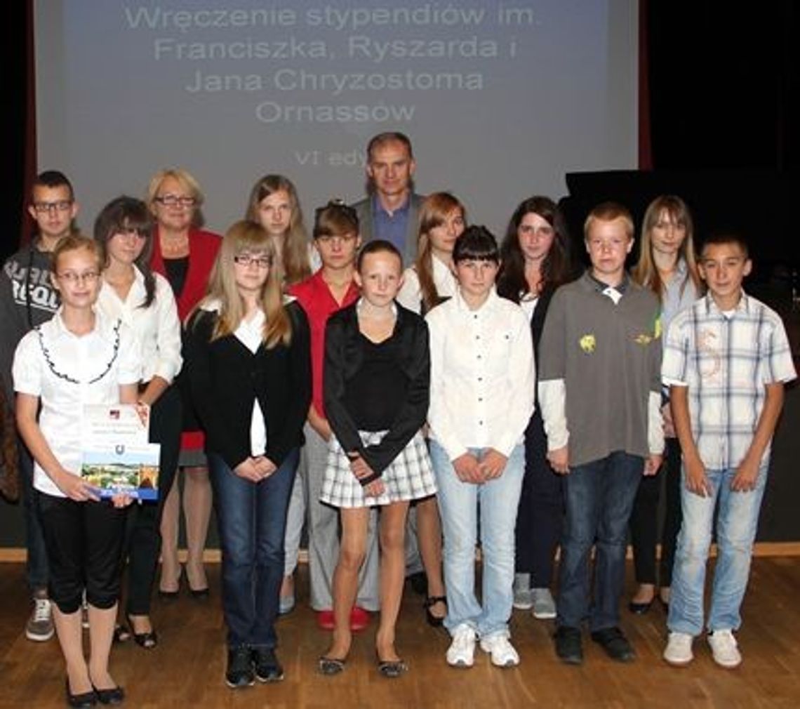 Zdolni uczniowie docenieni – wręczono stypendia im. Franciszka, Ryszarda i Jana Chryzostoma Ornassów