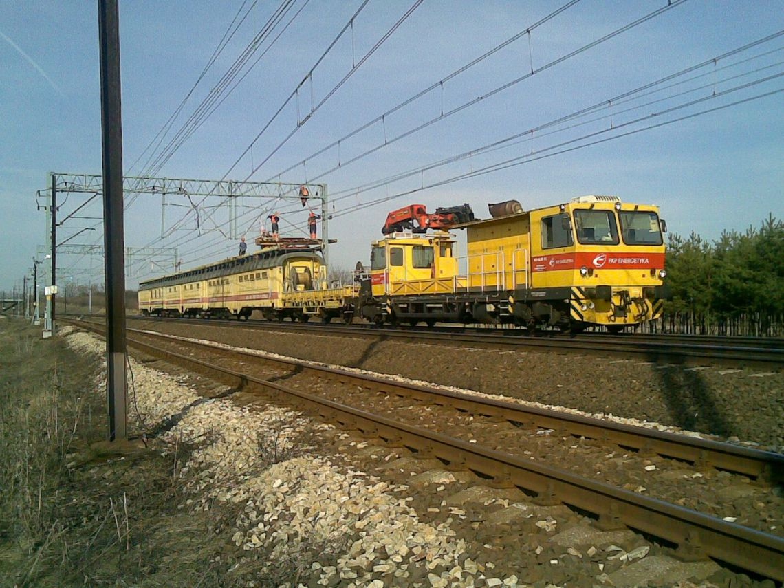 Zerwana sieć trakcyjna pod Tczewem. Sparaliżowany ruch na trasie Tczew - Bydgoszcz Zerwana sieć trakcyjna pod Tczewem. Sparaliżowany ruch na trasie Tczew - Bydgoszcz