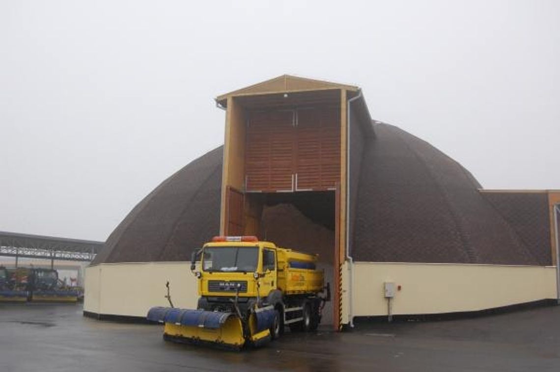 Zima blisko. Cztery tony soli czeka na A-1 