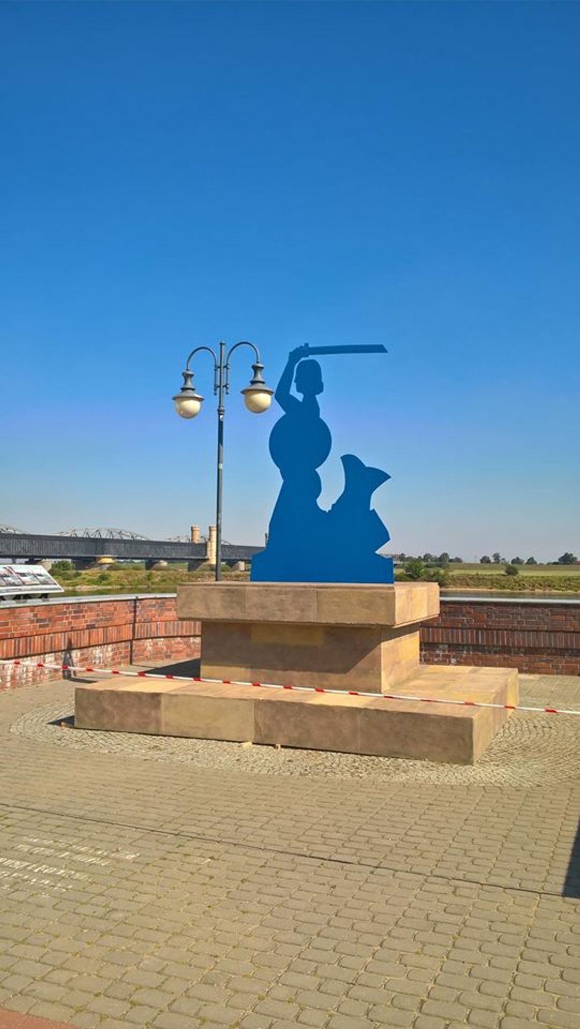 Znana marka piwowarska kręci w Tczewie reklamę! Z Mostem Tczewskim?