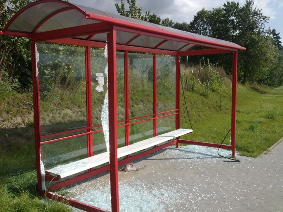 Zniszczono nowe przystanki - wandale poszukiwani! Zniszczono nowe przystanki - wandale poszukiwani!