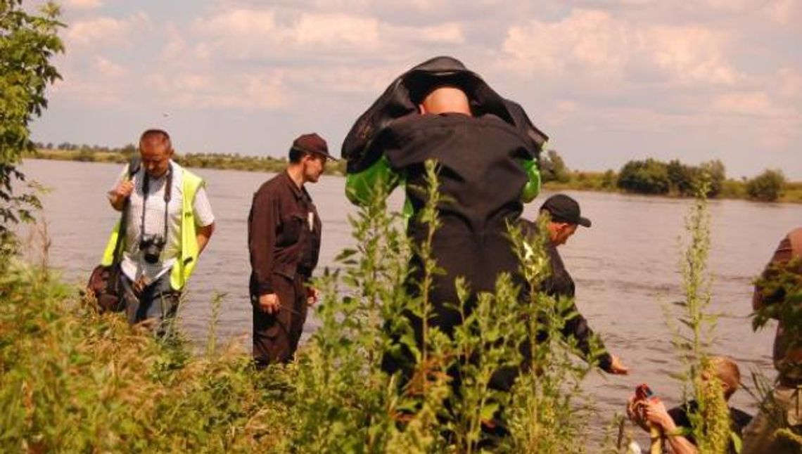Zwłoki w Wiśle. Wstępne ustalenia: to nie ciało mężczyzny, który skoczył z mostu 10 lutego br. Zwłoki w Wiśle. Wstępne ustalenia: to nie ciało mężczyzny, który skoczył z mostu 10 lutego br.