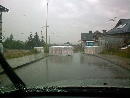 Krajobraz po wieczornej burzy - fotografie z godziny 21