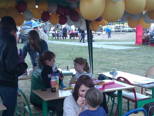 Z uśmiechem dla dzieci - festyn w Swarożynie Z uśmiechem dla dzieci - festyn w Swarożynie