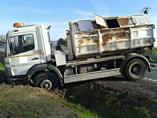 [DK 91] Ciężarówka w rowie