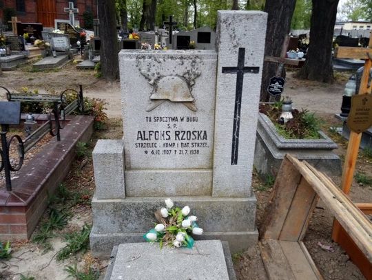 Przedwojenny nagrobek żołnierza Alfonsa Rzoski który będzie wzorem do renowacji grobu Michała Różanowskiego fot. Dawny Tczew