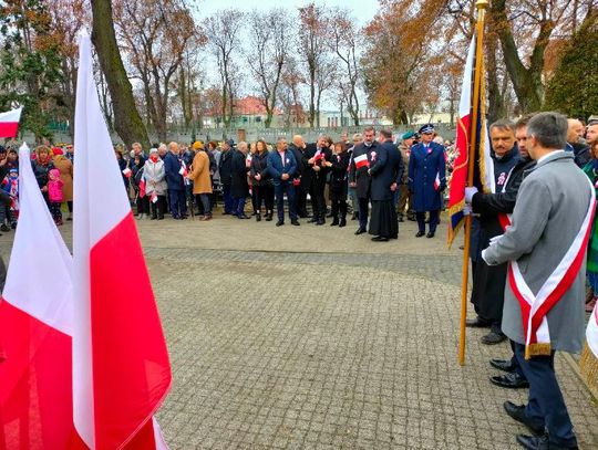 Tczewianie uczcili Święto Niepodległości 11 Listopada 2022. Tłumy mieszkańców w przemarszu Tczewianie uczcili Święto Niepodległości 11 Listopada 2022. Tłumy mieszkańców w przemarszu