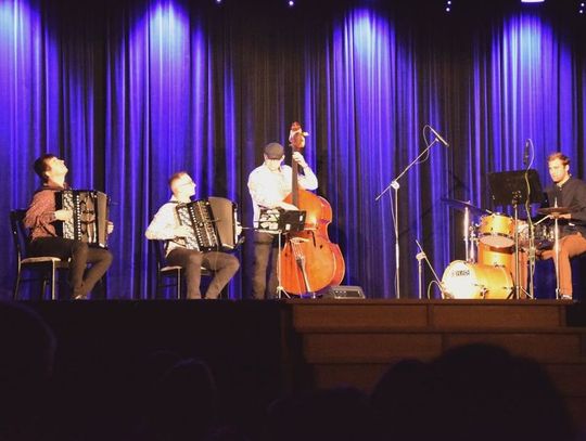 Jazzowe aranżację z akordeonistami