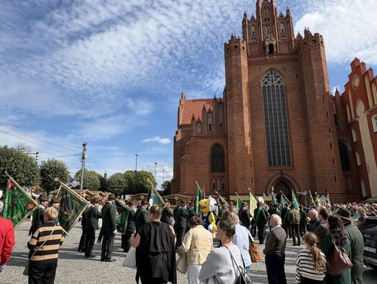 Tłumy w Pelplinie. Połączono historię, sport i widowiskowy Hubertus